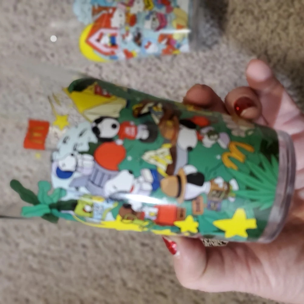 McDonalds Limited Edition Hello Kitty And Snoopy Cups Set Of 2
